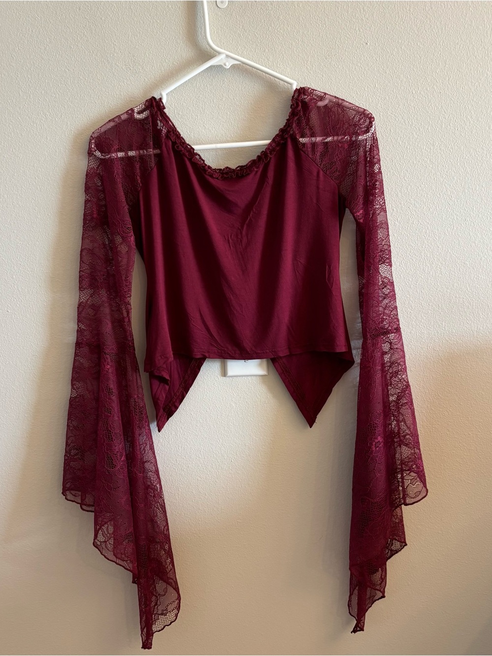 Dolls Kill Widow MY VERY NATURE LONG SLEEVE TOP - DARK RED Size Medium NEW - Picture 3 of 11